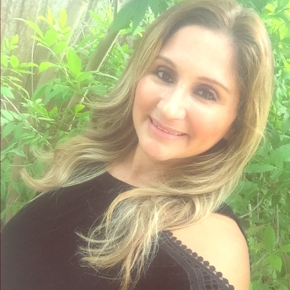 Meet your Posher, Adriana